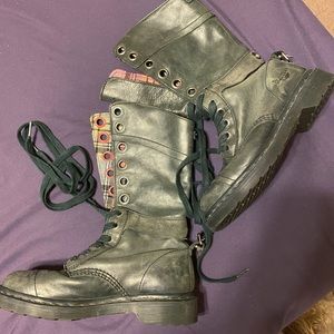Doc Marten Triumph boots